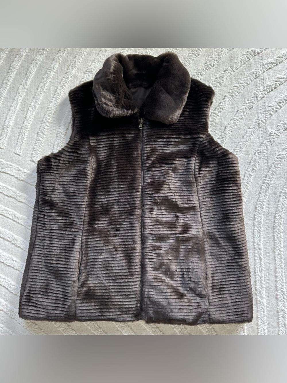 Liz Claiborne | Ribbed Faux Fur Vest